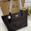 COACH 29208 ZIP TOTE IN SIGNATURE BAG (แอดไลน์ก่อนสั่งซื้อ)