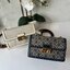 TORY BURCH T MONOGRAM SHOULDER BAG (แอดไลน์ก่อนสั่งซื้อ)