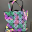 กระเป๋า bao bao issey miyake 6x6 เจอแสงแฟลชเปลี่ยนสีได้ ไปเที่ยวกลางคืนเก๋ๆ