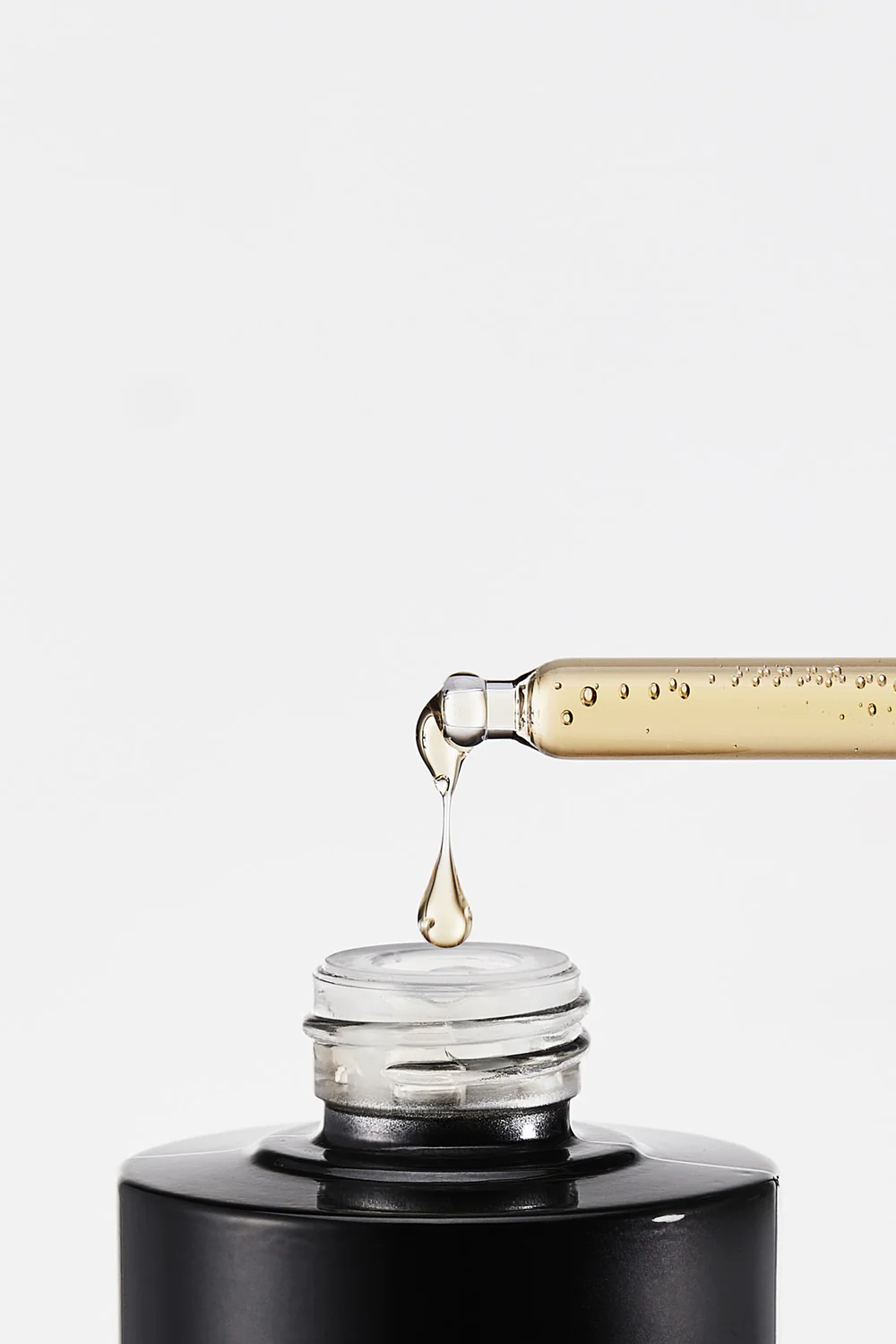 Medi-Peel Cell Toxing Dermajours Ampoule 100mL เมดิพีล เซรั่มให้ความความชุ่มชื้น ปรับสีผิว ลดริ้วรอย เสริมเกราะป้องกันผิว ด้วยเทคนิค Liposomal ดันเซรั่มลงผิวชั้นลึก บำรุงได้อย่างมีประสิทธิภาพ